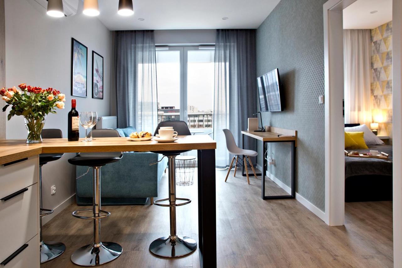 Komputerowa Serviced Apartments By P&O Варшава Екстериор снимка