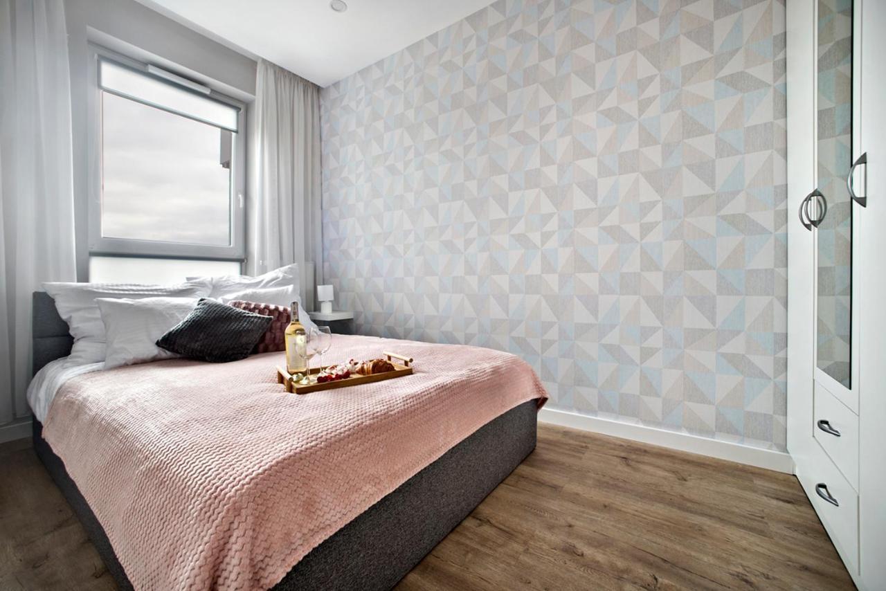Komputerowa Serviced Apartments By P&O Варшава Екстериор снимка