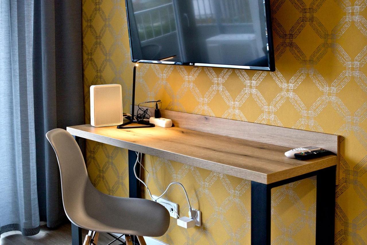 Komputerowa Serviced Apartments By P&O Варшава Екстериор снимка